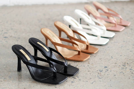CURRENTLY TRENDING: THE THONG SANDAL