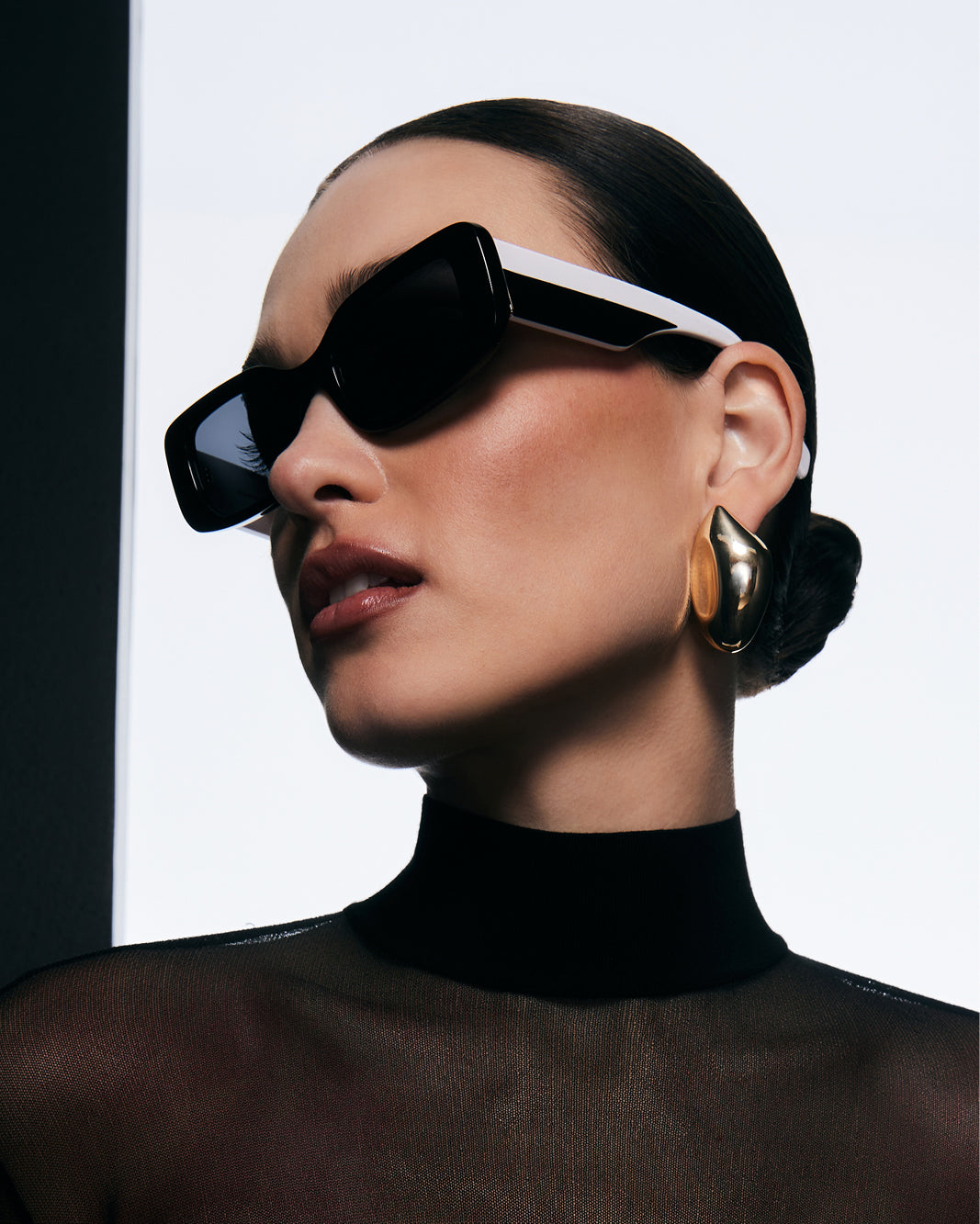THE TASH - BLACK-WHITE-BLACK-SUNGLASSES-BANBE-BILLINI USA