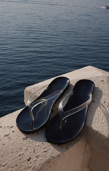 TRENDING: JELLY SANDALS