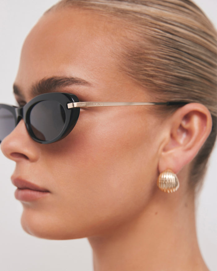THE RAE - BLACK-BLACK-SUNGLASSES-BANBE-BILLINI USA