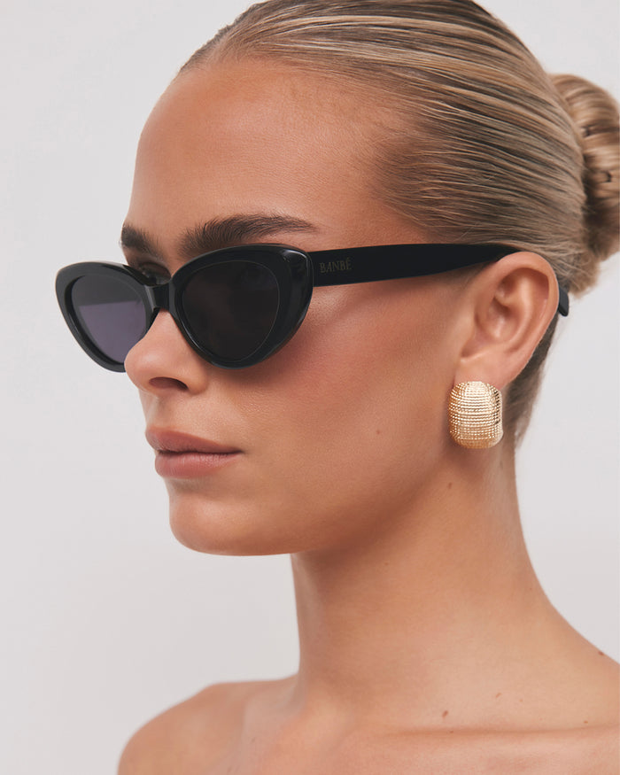 THE SWEENEY - BLACK-BLACK-SUNGLASSES-BANBE-BILLINI USA