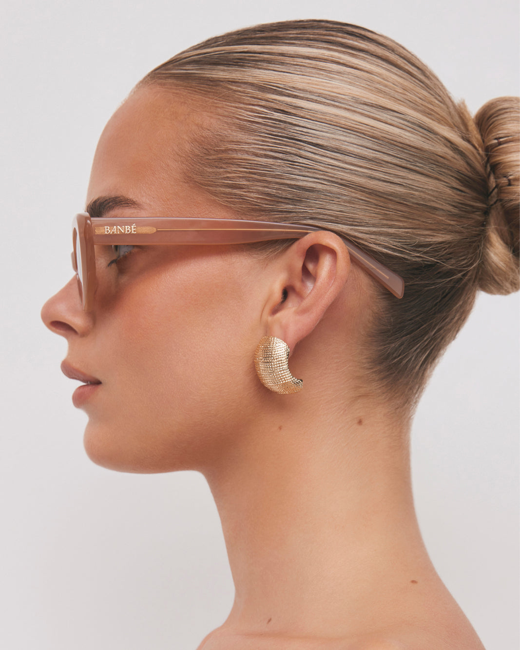 THE SWEENEY - NUDE-CHOCOLATE-SUNGLASSES-BANBE-BILLINI USA