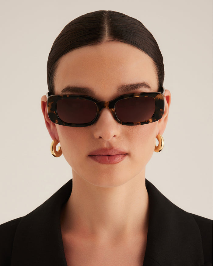 THE TASH - TOFFEE TORT-BLACK-PECAN-SUNGLASSES-BANBE-BILLINI USA