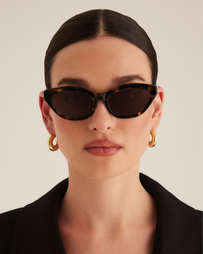 THE WINSLET - TOFFEE TORT-PECAN-SUNGLASSES-BANBE-BILLINI USA