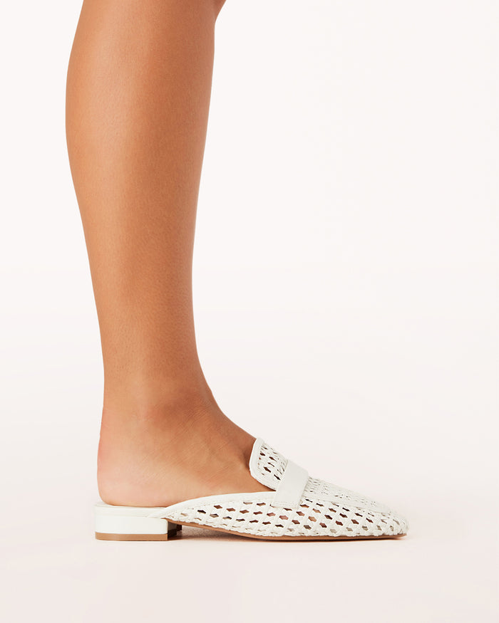 UIRA - WHITE-Flats-Billini-BILLINI USA